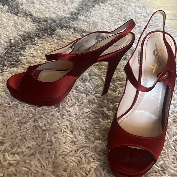 Red - Picture 2 of 4